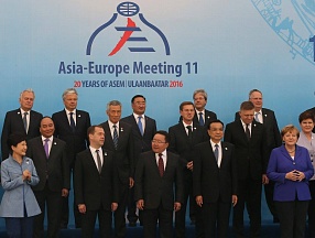 In Ulan-Bator traf sich Dmitry Medwedew mit Angela Merkel In Ulan-Bator traf sich Dmitry Medwedew mit Angela Merkel