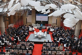 „east forum Berlin“: Der Anfang vom Ende der Sanktionen? „east forum Berlin“: Der Anfang vom Ende der Sanktionen?