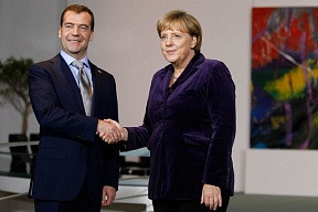 Pressestatements von Bundeskanzlerin Angela Merkel und dem Präsidenten der Russischen Föderation, Dimitri Medwedew Pressestatements von Bundeskanzlerin Angela Merkel und dem Präsidenten der Russischen Föderation, Dimitri Medwedew