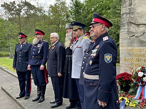 Gedenkveranstaltungen am sowjetischen Ehrenmal am Olbrichtplatz und am sowjetischen Garnisonsfriedhof in Dresden 8. Mai 2024 