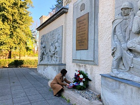 Церемония возложения венков на советском мемориальном кладбище в Баруте/Марк от 22 апреля с.г. Церемония возложения венков на советском мемориальном кладбище в Баруте/Марк от 22 апреля с.г.