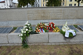 Торжественное открытие советского воинского мемориала в г. Фюрстенвальде после ремонтно-восстановительных работ Торжественное открытие советского воинского мемориала в г. Фюрстенвальде после ремонтно-восстановительных работ