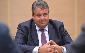 Wladimir Putin traf sich mit dem Vize-Kanzler, Minister für Wirtschaft und Energie der Bundesrepublik Deutschland Sigmar Gabriel Wladimir Putin traf sich mit dem Vize-Kanzler, Minister für Wirtschaft und Energie der Bundesrepublik Deutschland Sigmar Gabriel