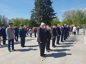 Памятная церемония возложения венков на советском воинском мемориале в Тиргартене Памятная церемония возложения венков на советском воинском мемориале в Тиргартене