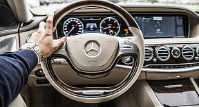 Mercedes-Wagen aus Moskau: Vertrag zu Werksbau unterzeichnet Mercedes-Wagen aus Moskau: Vertrag zu Werksbau unterzeichnet