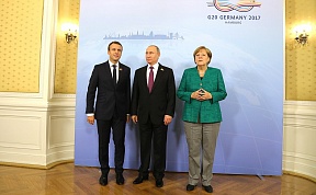 Putin bemängelt in Gespräch mit Merkel und Macron „Stocken“ der Minsker Abkommen Putin bemängelt in Gespräch mit Merkel und Macron „Stocken“ der Minsker Abkommen