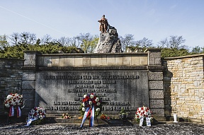 Церемония возложения венков на Мемориале «Зееловские высоты» 16 апреля с.г. Церемония возложения венков на Мемориале «Зееловские высоты» 16 апреля с.г.